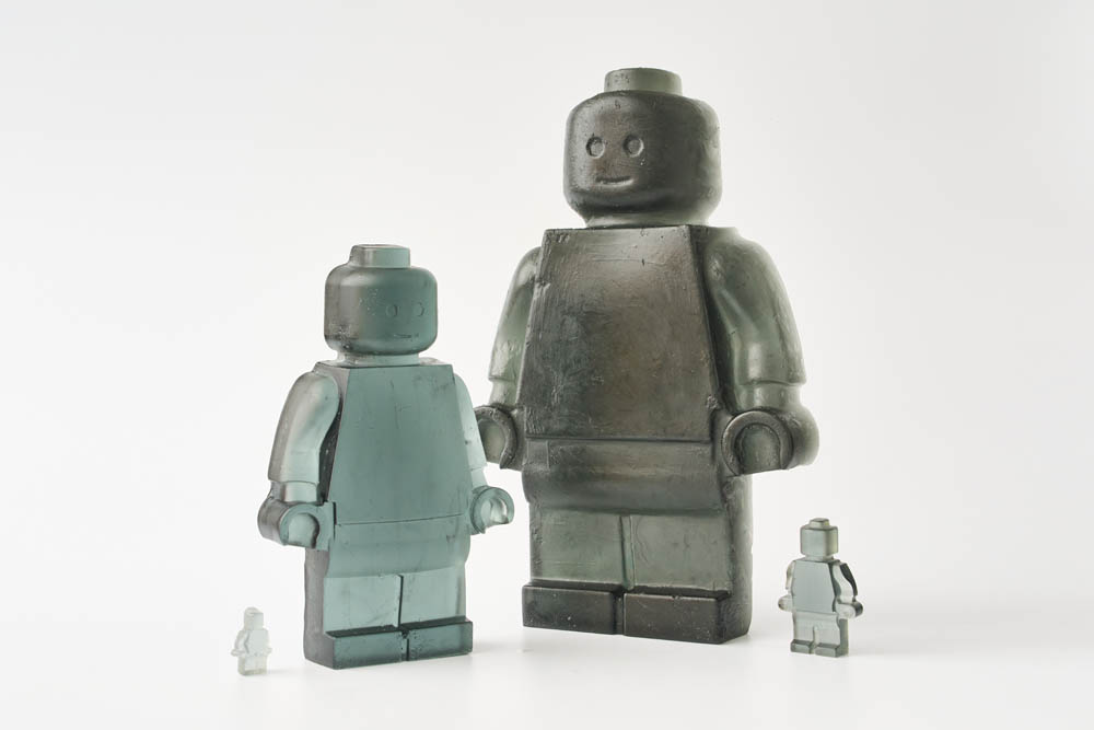 Recycling Narratives, Without Pixels Behind. Family